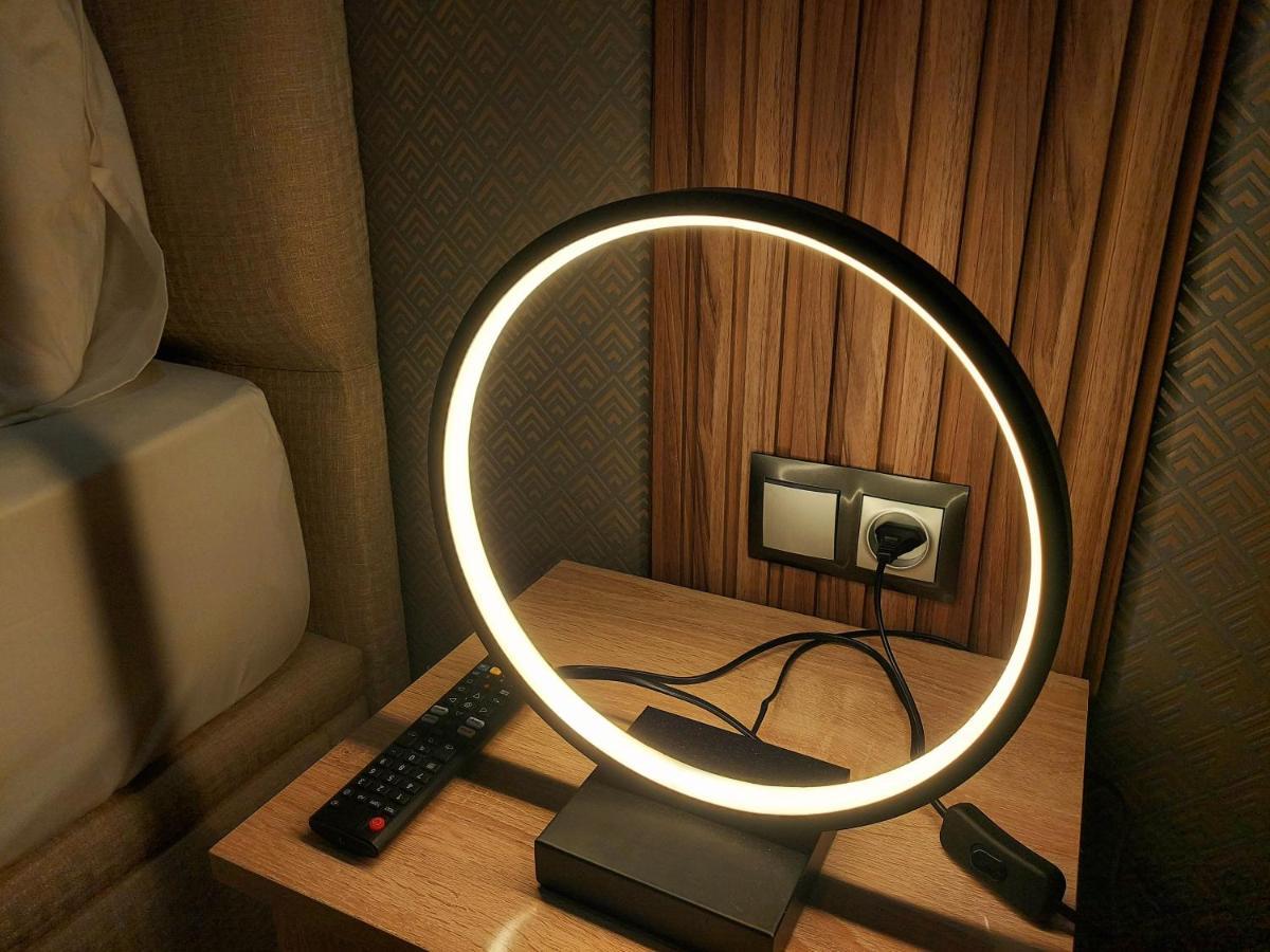 Modern Apartment Opposite The Hassan2 Mosque, Very Well Equipped And Stylish, 85 M2 With Gym And Direct Sea View With Underground Garage , Prohibits Unmarried Couples Of Arab Origin Kazablanka Dış mekan fotoğraf